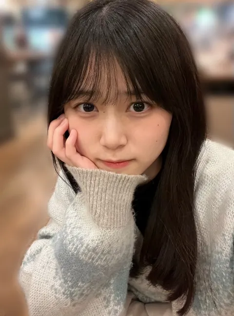 山下 瞳月｜目的地に着く直前に眠くなる現象これ昔から変わらないんですよね… それまで何時間もあったのに ってね。（2023-05-22）｜3枚目