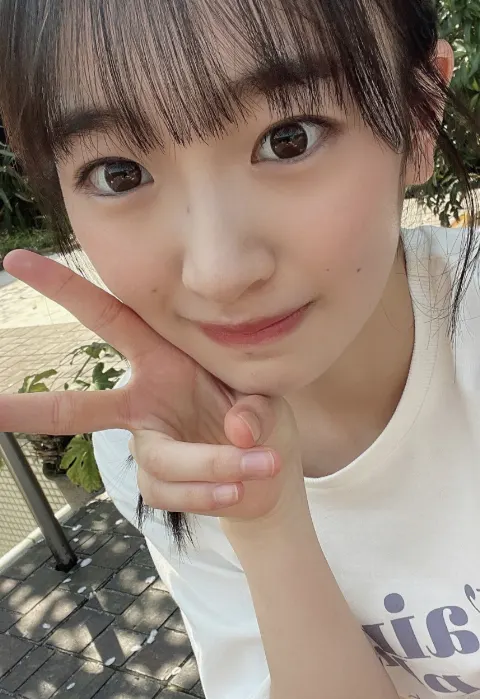 小島 凪紗｜ピース👍🏻（2023-05-26）｜2枚目