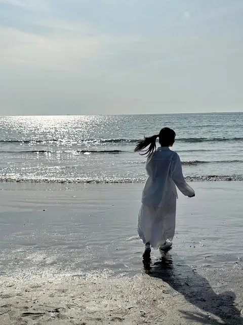 小島 凪紗｜夏といえばホラー！ですが、、、お化け屋敷もジェットコースターも実は苦手です（2023-06-06）｜3枚目