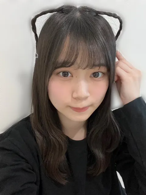 山下 瞳月｜外を散歩するには傘が必要な時期 外を歩く時はなるべく外の音を…（2023-06-13）｜3枚目