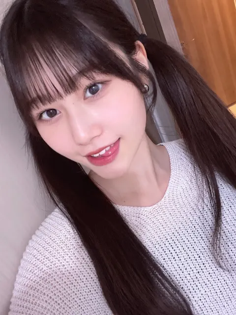 向井 純葉｜純葉ってなぜか色んな方と鏡越しに目が合うことが多いんだよね。…（2023-06-21）｜3枚目