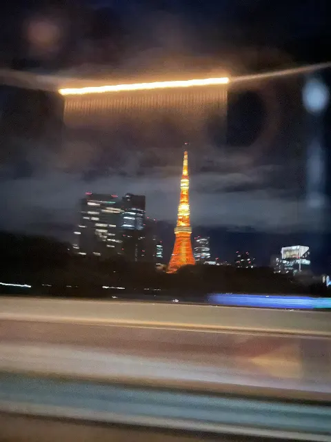 石森 璃花｜ボーっとしてたのか洗濯機の中にヘアゴム投げてた、洗顔クリーム…（2023-10-17）｜5枚目