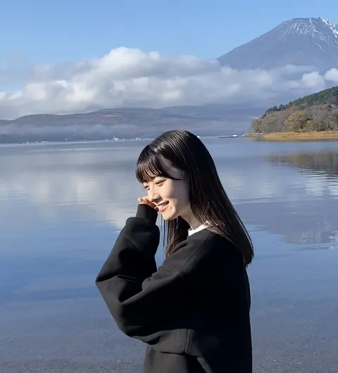 石森 璃花｜ボーっとしてたのか洗濯機の中にヘアゴム投げてた、洗顔クリーム…（2023-10-17）｜13枚目