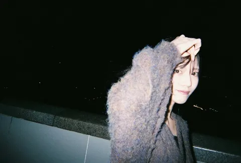 村山 美羽｜花柄の傘と（2023-10-17）｜2枚目