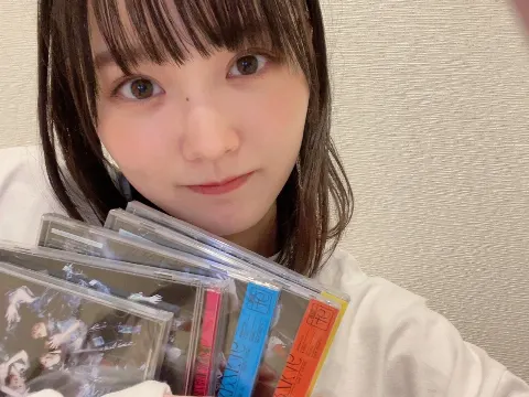 増本 綺良｜『承認欲求』発売日‼️（2023-10-18）｜4枚目