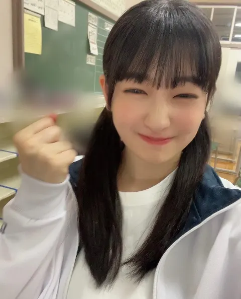 小島 凪紗｜制服👗（2023-10-20）｜10枚目