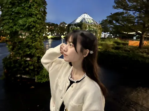 石森 璃花｜雨って珍しいから雨が降ってると嬉しいのだけど、お出かけしよう…（2023-10-25）｜3枚目