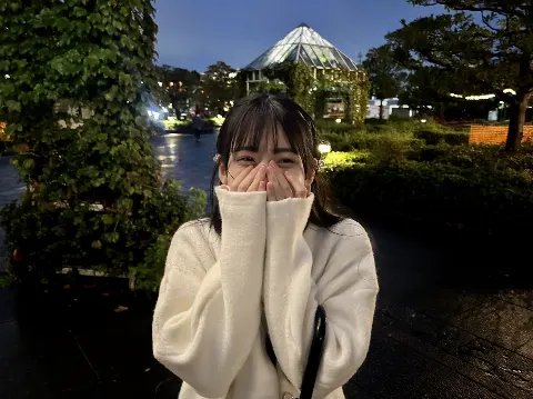 石森 璃花｜雨って珍しいから雨が降ってると嬉しいのだけど、お出かけしよう…（2023-10-25）｜4枚目