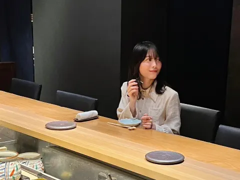 森田 ひかる｜ヘアセットしてる時、後ろもちゃんと巻けてるかなって写真撮って確認したりしますよね（2023-11-24）｜2枚目