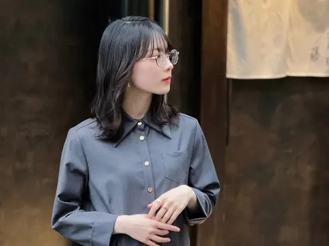 森田 ひかる｜ヘアセットしてる時、後ろもちゃんと巻けてるかなって写真撮って確認したりしますよね（2023-11-24）｜4枚目