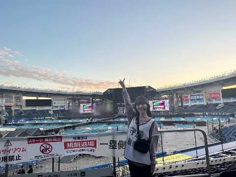 守屋 麗奈｜澄んだ夜空に打ち上げ花火が眩しくて心もおどりました（2023-11-28）｜9枚目