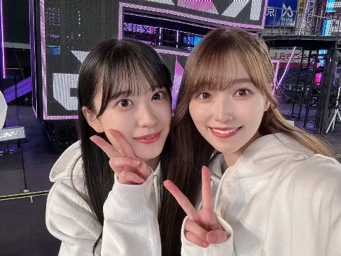 守屋 麗奈｜澄んだ夜空に打ち上げ花火が眩しくて心もおどりました（2023-11-28）｜12枚目