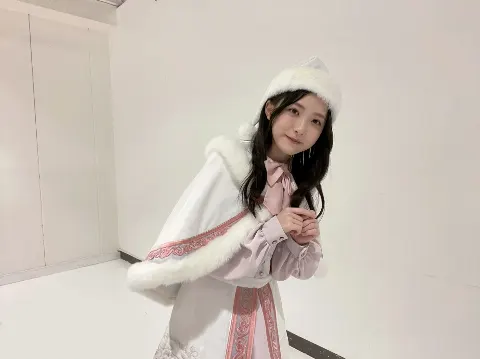 谷口 愛季｜43度目の愛季だよ〜〜🦥🎁🎄（2023-12-25）｜3枚目