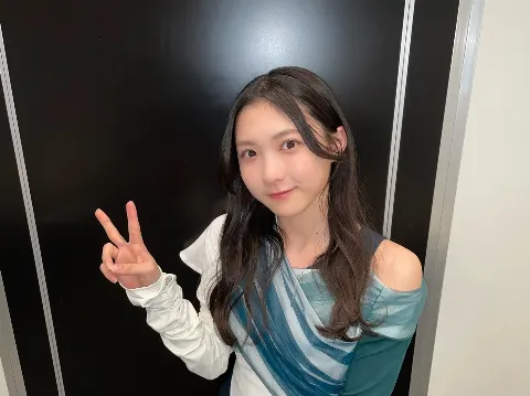 谷口 愛季｜43度目の愛季だよ〜〜🦥🎁🎄（2023-12-25）｜5枚目