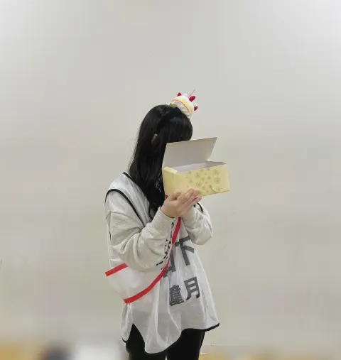 山下 瞳月｜こんばんは（2023-12-31）｜2枚目