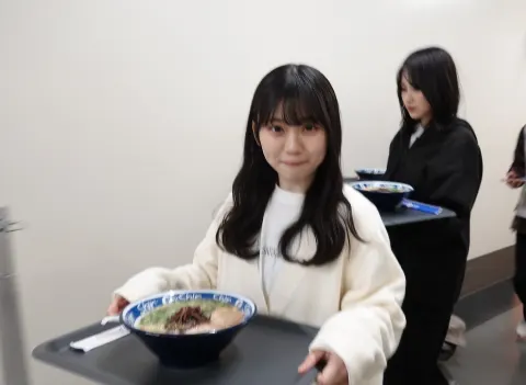 遠藤 理子｜✌️（2024-03-05）｜2枚目