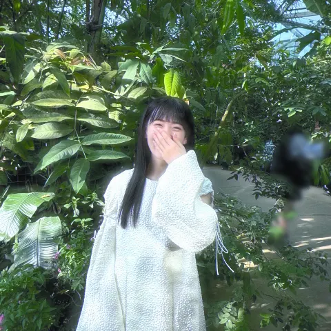 石森 璃花｜切りすぎた前髪を探したいところだけど、出来るだけ視界を明るく…（2024-04-15）｜2枚目