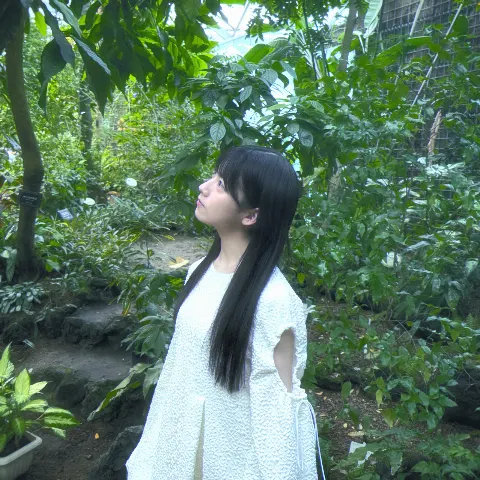 石森 璃花｜切りすぎた前髪を探したいところだけど、出来るだけ視界を明るく…（2024-04-15）｜6枚目