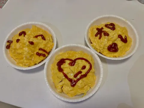 石森 璃花｜バス越しに目が合った小さい子の笑顔とか薄暗い空に光ってる街の…（2024-04-26）｜6枚目