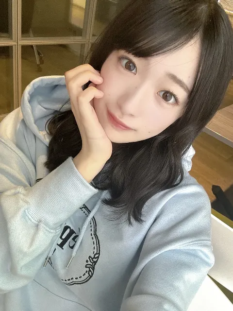 小島 凪紗｜パーカーガール #nagisablog（2024-04-29）