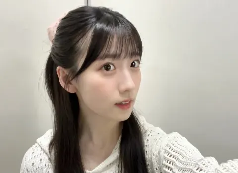 石森 璃花｜部屋が綺麗なことは気持ちがいいのは大前提として床に溜まった髪…（2024-05-08）｜2枚目