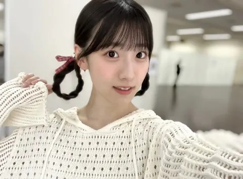 石森 璃花｜部屋が綺麗なことは気持ちがいいのは大前提として床に溜まった髪…（2024-05-08）｜4枚目