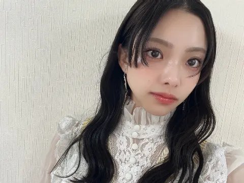 遠藤 光莉｜#140     9thシングル発売日🦢🤍（2024-06-26）｜3枚目