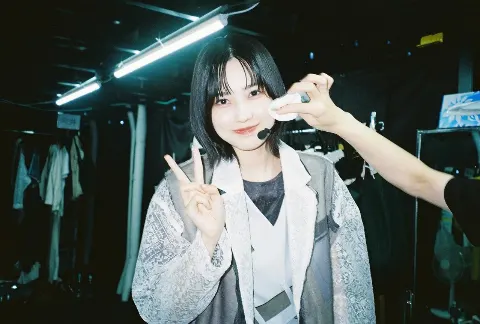 遠藤 理子｜✌️（2024-10-13）｜3枚目