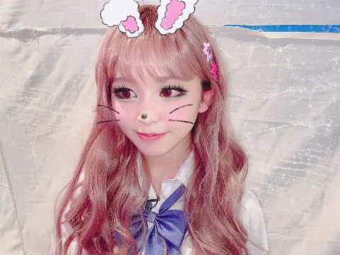 遠藤 理子｜✌️（2024-12-23）｜3枚目