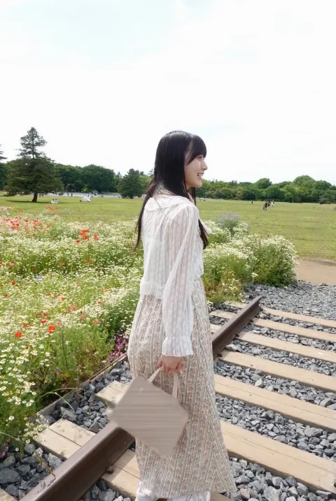 石森 璃花｜お花畑、144（2025-06-14）｜4枚目