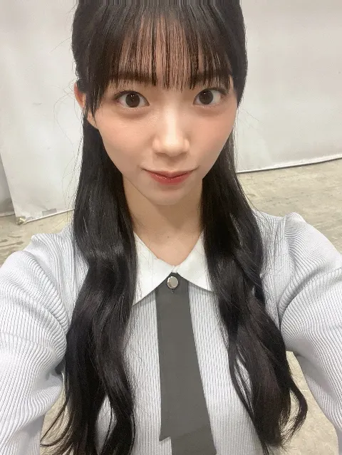佐藤 愛桜｜19歳、よろしくね（2025-12-07）｜2枚目
