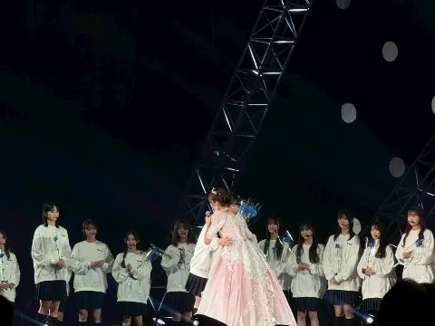 山川 宇衣｜花束（2025-12-24）