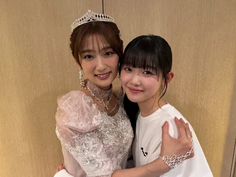 山川 宇衣｜花束（2025-12-24）｜2枚目
