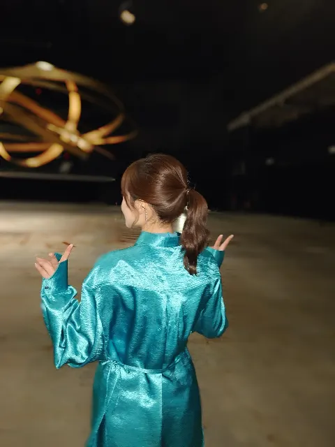 松田 里奈｜#377 ｢The growing up train｣MV（2026-02-14）｜4枚目