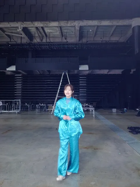 松田 里奈｜#377 ｢The growing up train｣MV（2026-02-14）｜5枚目