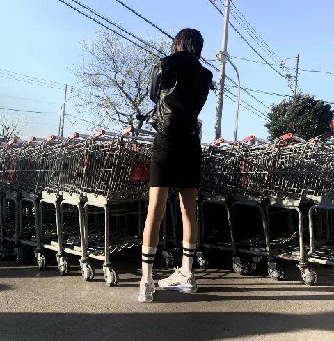 土生 瑞穂｜欅坂46💳イオンカード誕生（2019-11-20）｜5枚目