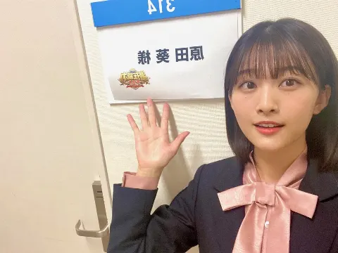 原田 葵｜猫のトレーナーを着ていたらぺーちゃんがかわいいねえって言ってくれた。そのぺーちゃんがかわいい🥰🥰🥰（2021-11-26）｜2枚目