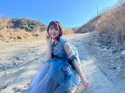原田 葵｜真っ青な空☀️☁️（2022-03-26）｜8枚目