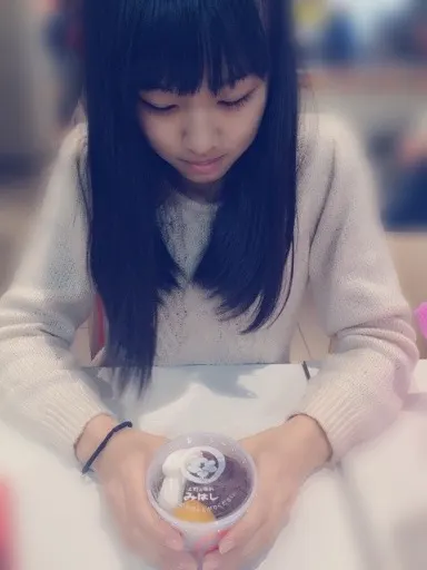 原田 葵｜駄菓子屋さんは私にとって宝箱のようなところです✩°｡⋆私のの欲しいものがなんでもそろっています。（2015-12-25）