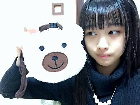 原田 葵｜シュークリームの中身がカスタードでも生クリームでもないプリンのものを食べました（2015-12-30）｜3枚目