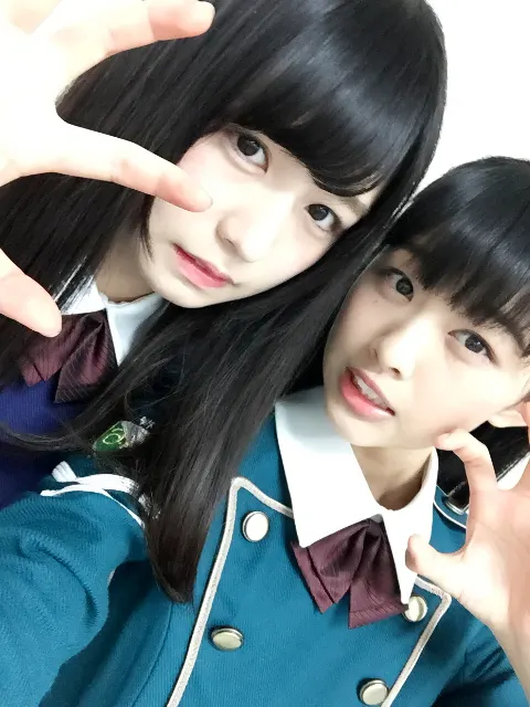 原田 葵｜私が最近持ち歩いているものを当ててみてください!!（2016-04-18）