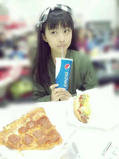 原田 葵｜アイスが美味しく感じる季節になりました。食べすぎてまう〜～( ˙_˙ )( ˙_˙ )（2016-04-03）｜2枚目