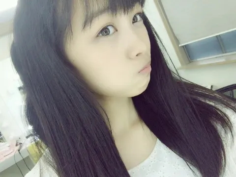 原田 葵｜アルフォートはホワイトチョコのやつが一番好きです。みなさんは?（2016-06-09）