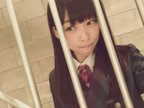原田 葵｜特大のジャンボシュークリームが食べたいよぉ〜〜〜〜〜〜♡♡♡♡♡（2016-12-31）｜3枚目