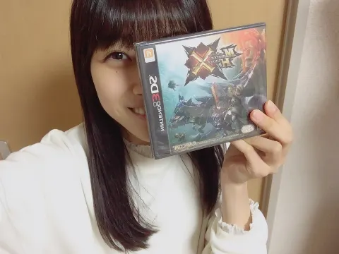 原田 葵｜3DSを充電するとき充電器の根元の部分を曲げてないと充電されないから、すごーく不便((( °_° )))（2017-01-30）｜4枚目