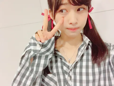 原田 葵｜さいきん常に眠いからどこでも眠くなって寝てしまう～～（2017-04-26）｜2枚目