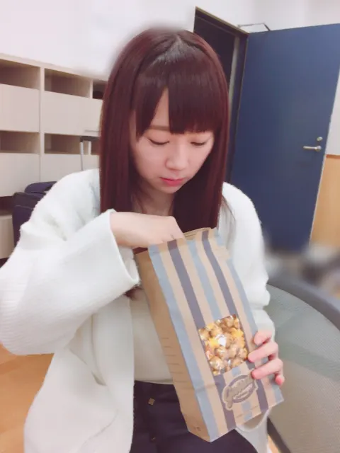 原田 葵｜飲めるかわからないけど体に良さそうなのできゅうりのデトックスウォーターを作ってみたい。（2017-04-24）｜2枚目