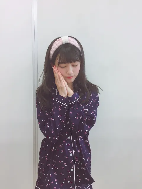 原田 葵｜最近のブログ短いって言われたから今日は短くないよ(笑)名古屋めしはツアーのときに食べられたらいいな(✿︎´ ꒳ ` )（2017-08-14）
