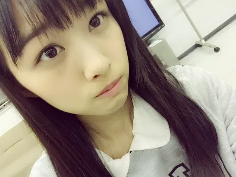 原田 葵｜おばあちゃんがふたばの豆大福を買ってきてくれたので、即食べました\( ¨̮ )/パワーついたでぃ¨̮⑅*（2016-04-04）