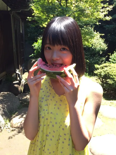 平手 友梨奈｜1周年（2016-08-23）｜3枚目